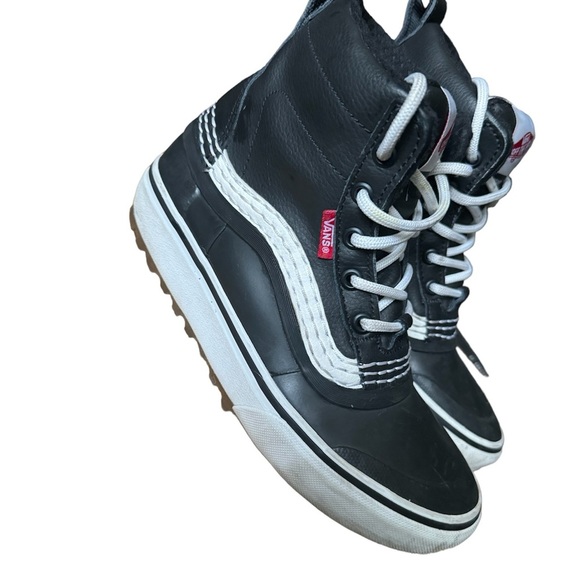 Vans Men's Standard Mid MTE Waterproof Snow Boots Black White - Picture 2 of 6